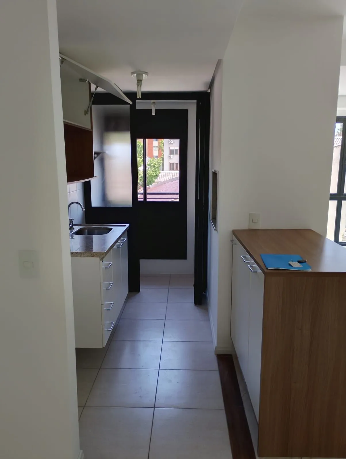 Imagem APARTAMENTO COM 01 DORMITÓRIO E GARAGEM