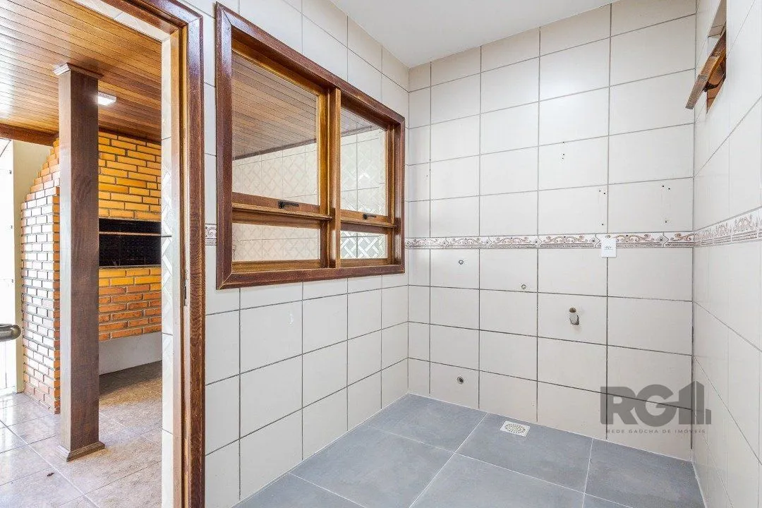 Imagem Casa 103m² - 3 dormitórios, 1 suíte, piscina, 2 vagas no bairro Hípica