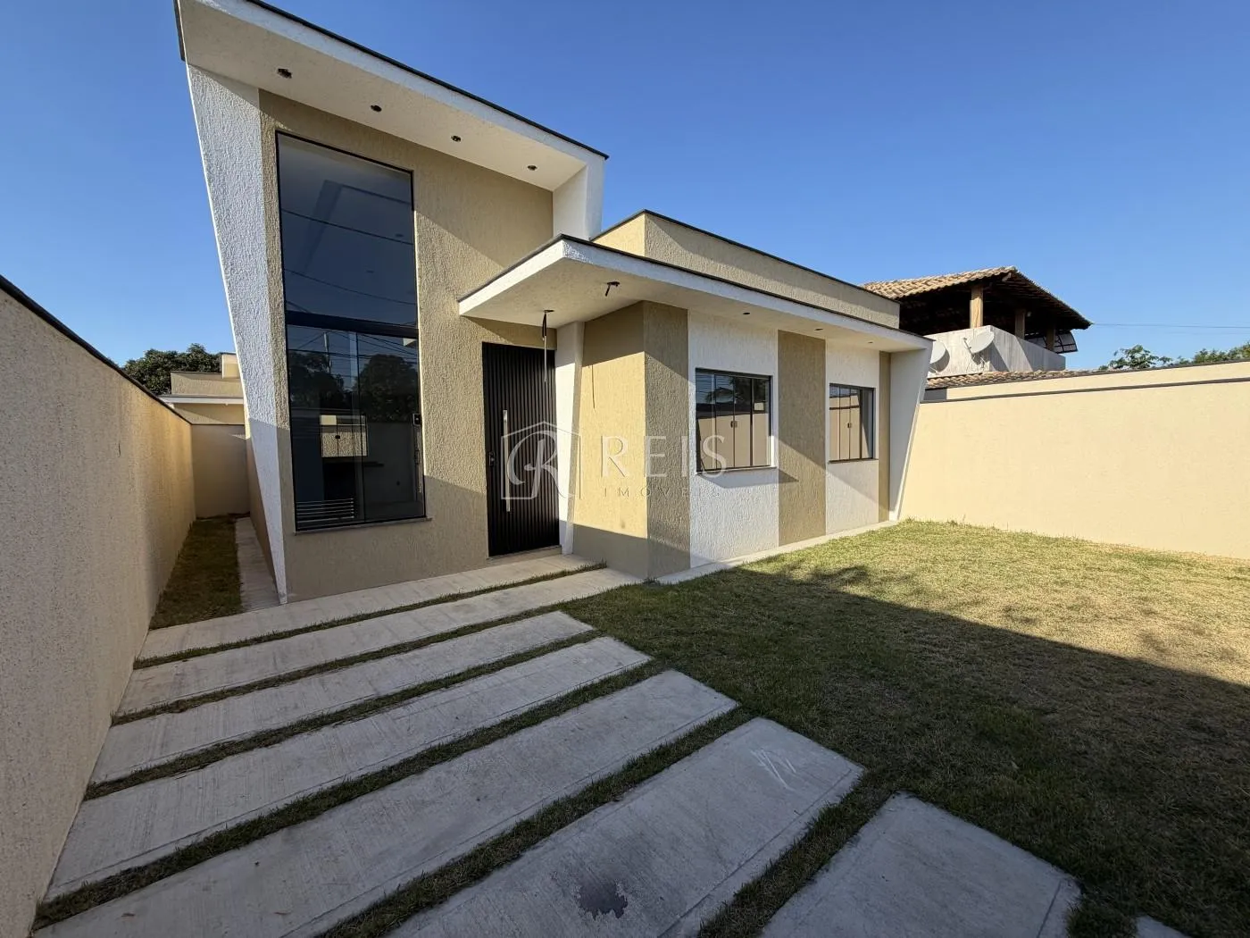 Imagem Casa para Venda em Rio das Ostras, Enseada das Gaivotas, 3 dormitórios, 1 suíte, 2 banheiros, 4 vagas