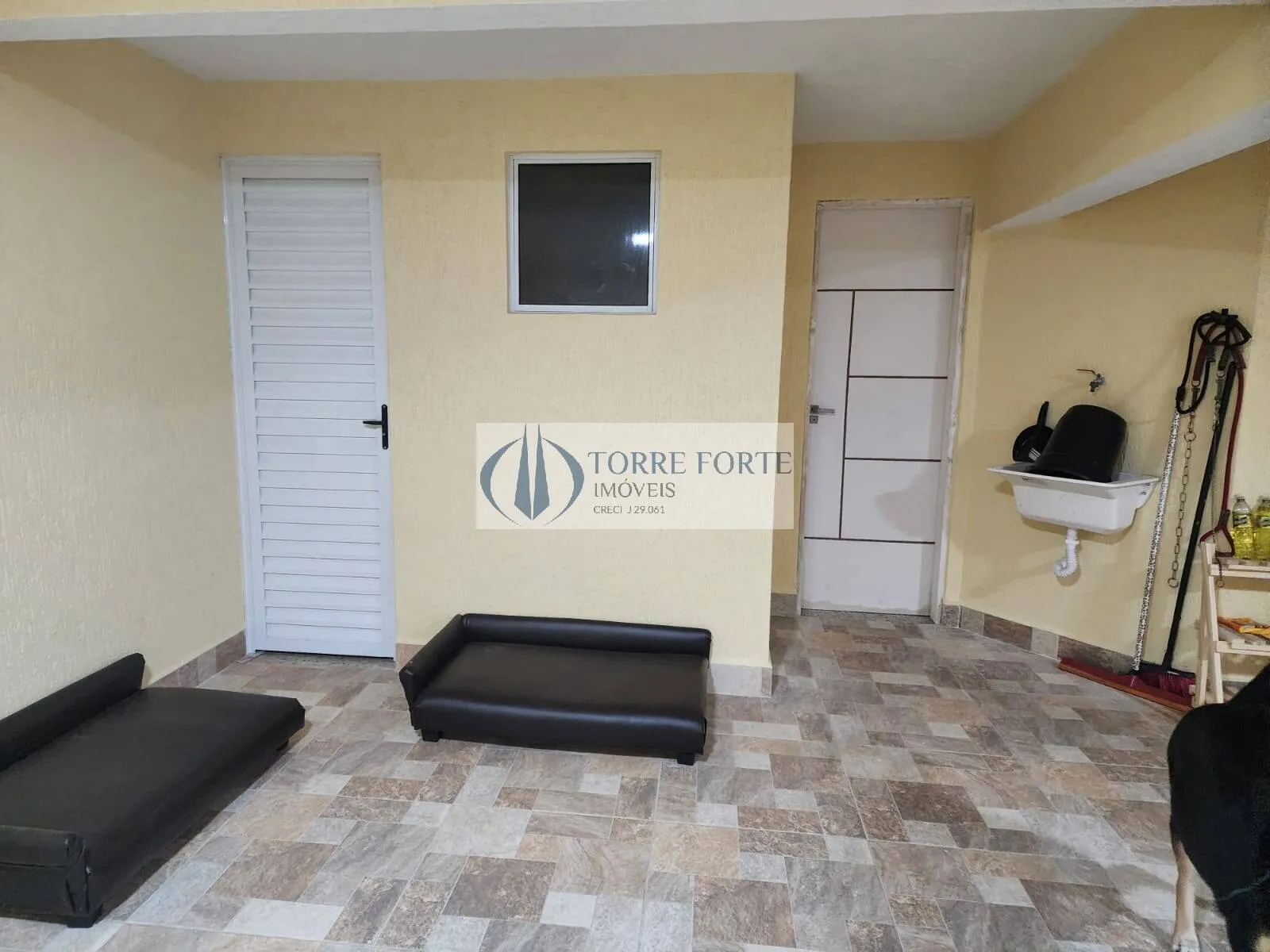 Imagem Sobrado com 3 quartos 2 suites , Picina ,5 vagas no Parque do Carmo.