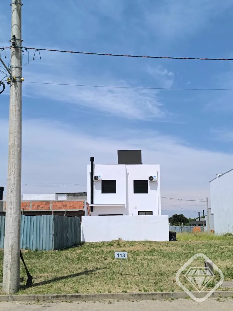 Imagem Terreno em condomínio fechado no bairro Hípica, Zona Sul de Porto Alegre.

São 7,00 metros de fre...