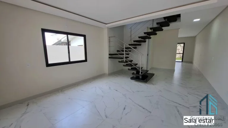 Imagem Sobrado novo com amplo terreno, 03 quartos c/suíte, no centro Canasvieiras em Florianópolis SC
