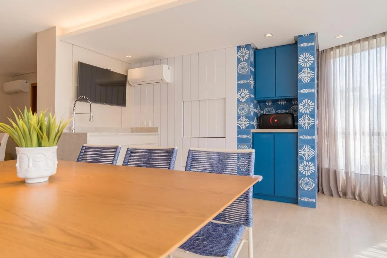Imagem Apartamento à venda em Torres, Predial, com 4 quartos, 180m2