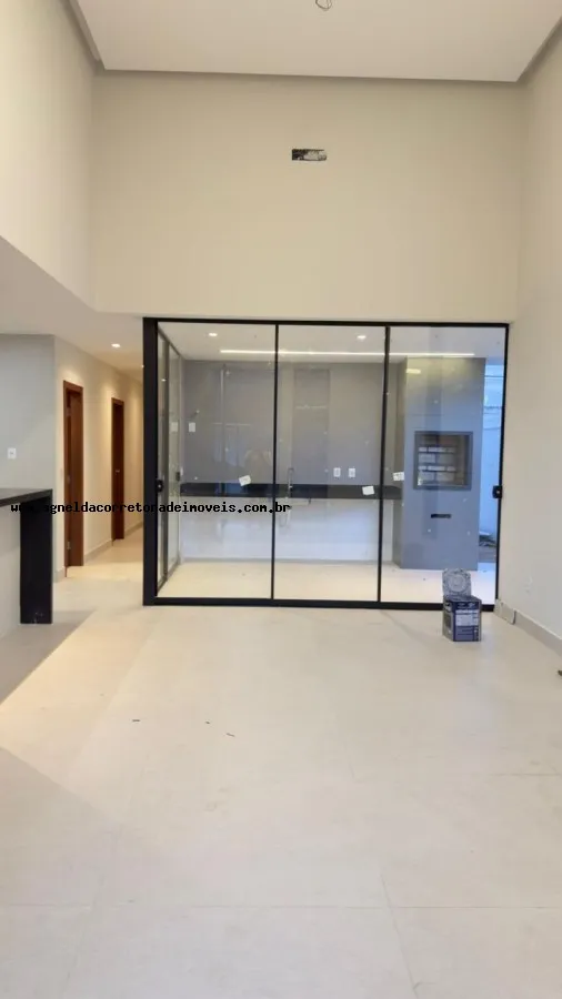 Imagem Casa em Condomínio para Venda em Parnamirim, Cajupiranga, 3 dormitórios, 3 suítes, 4 banheiros, 2 vagas