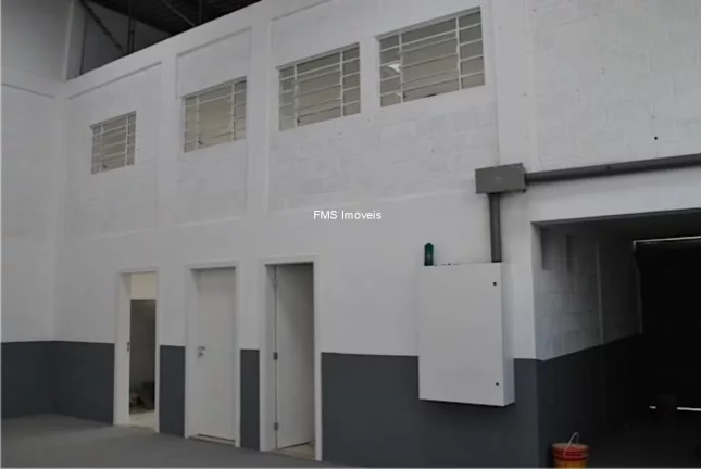 Imagem Galpão com 379m2 no Interlagos
