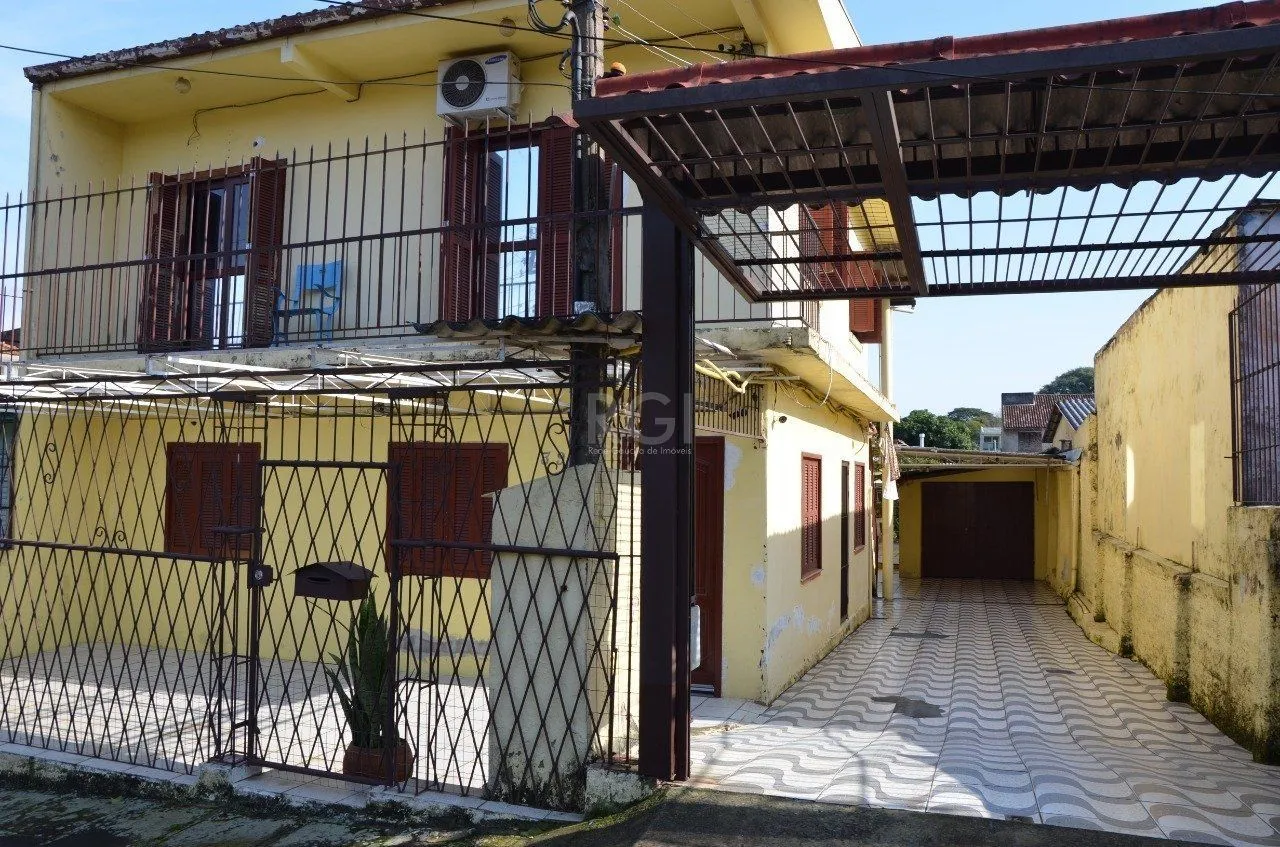 Imagem Casa Com 5 dormitórios no Bairro Partenon