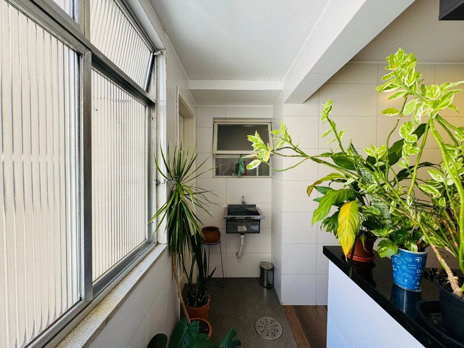 Imagem Apartamento Reformado, Ensolarado e a Poucos Passos da Redenção