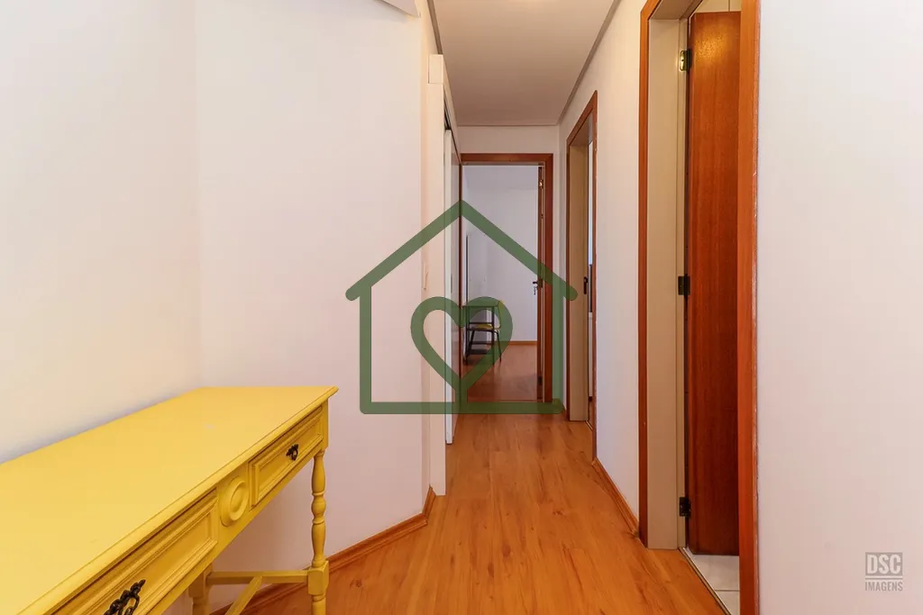 Imagem No bairro Jardim Botânico, na Rua Prof. Cristiano Fischer n° 838, este apartamento com 87,74m² de...