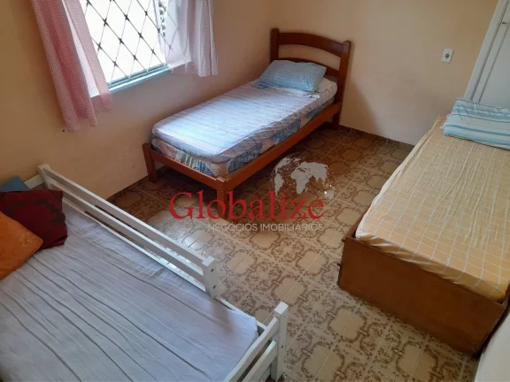 Imagem Casa térrea bem grande em Santos na Ponta da Praia com 3 dormitórios e edícula nos fundos à venda por R$ 980.000,00