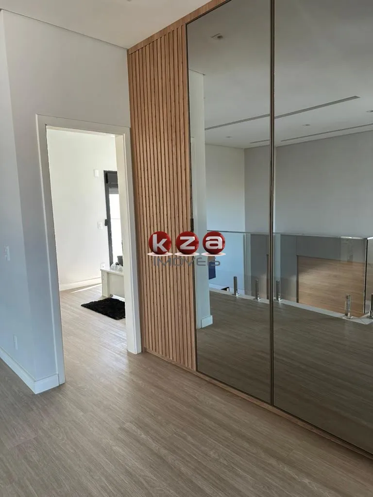Imagem Espetacular Casa em Condomínio à Venda em Valinhos-SP 3 Quartos, 3 Suítes, 3 Salas Condomínio Le Village 287m²