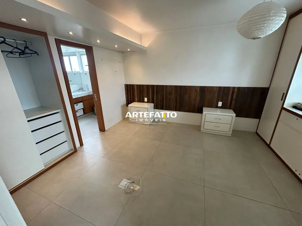Imagem Este apartamento reformado está localizado em uma das regiões mais práticas