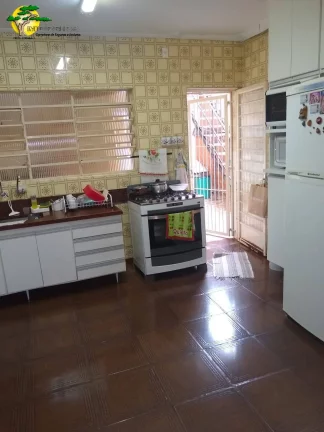 Imagem SOBRADO COM 230M² CONSTRUÍDO EM RUA BEM TRANQUILA