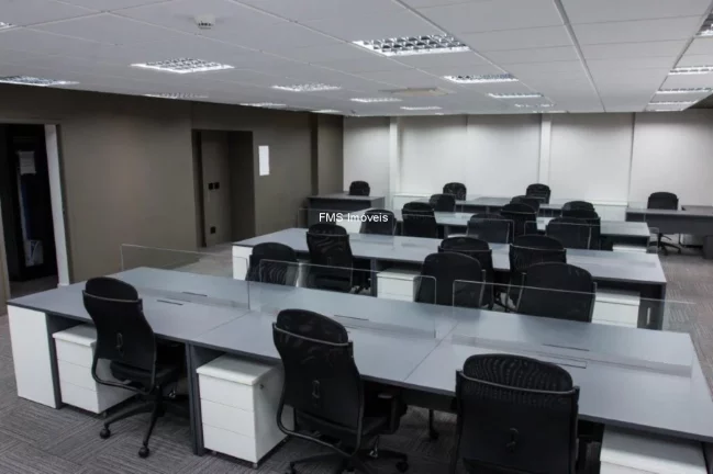 Imagem Imóvel Comercial para locação de 400m² na Avenida Brigadeiro Faria Lima