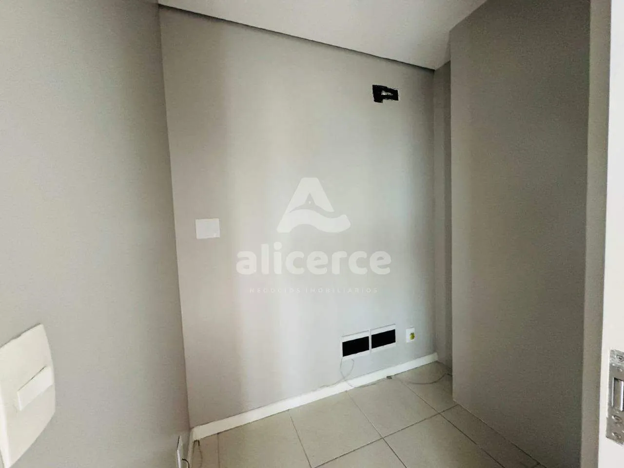 Imagem Sala à venda com , 56m² em Centro Florianópolis