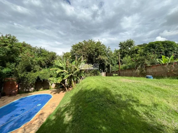 Imagem Casa com piscina e varanda no bairro Boa Vista, Uberaba