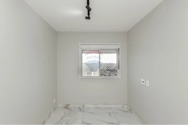 Imagem Apto com living ampliado, 2 dorms e vaga coberta