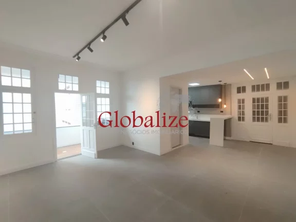 Foto do imóvel Apartamento à venda com 80m², 2 quartos e vista mar por R$729.000,00 no Gonzaga em Santos