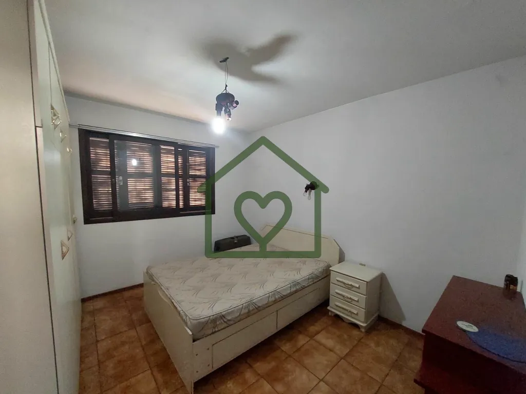 Imagem Casa à venda no bairro Rio Branco, Porto Alegre, com 176,33 m2 de área construída em terreno de 1...