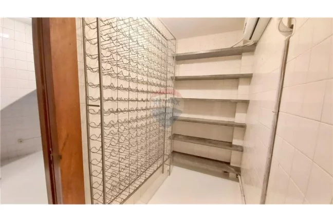 Imagem Casa com 5 suítes 6 vagas no Jardim Everest / Cidade Jardim