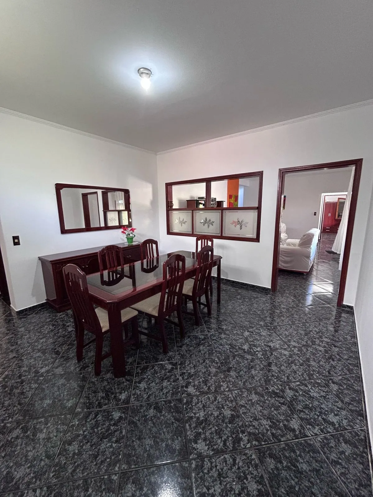 Imagem Oportunidade em Iperó - Chácara com amplo espaço ( Porteira Fechada )