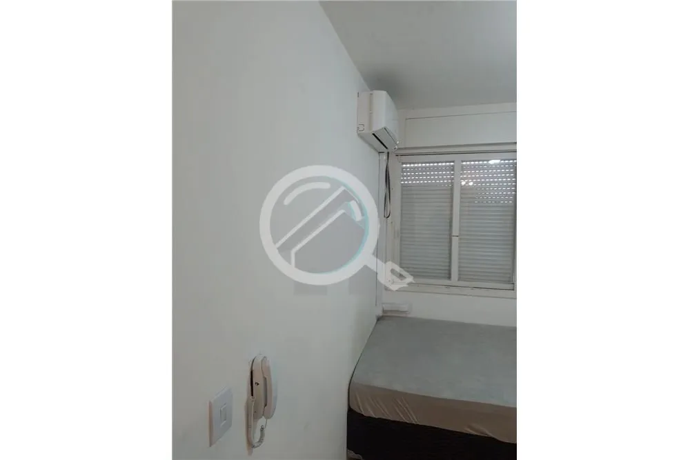 Imagem Apartamento, bem localizado. A 80m da Avenida Bento Gonçalves, e 100m da 3ª Perimetral, nas quais ...