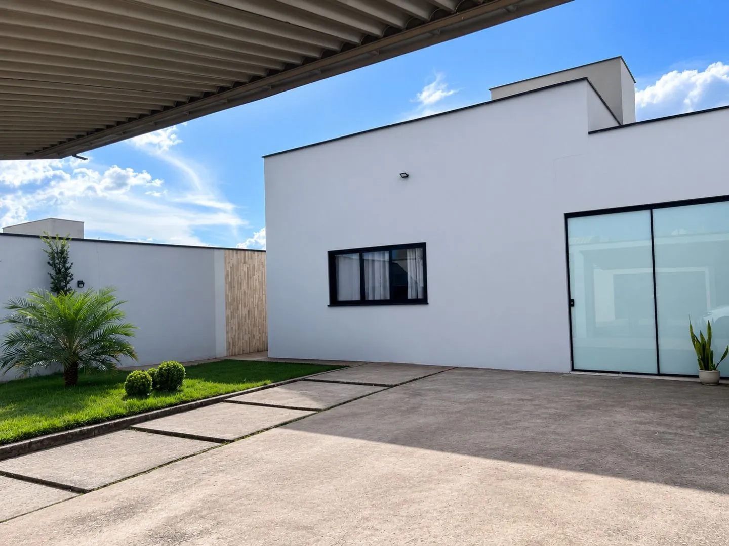 Foto do imóvel Casa com 3 dormitórios à venda, 160 m² por R$ 550.000,00 - Residencial Barreiro - Patos de Minas/MG