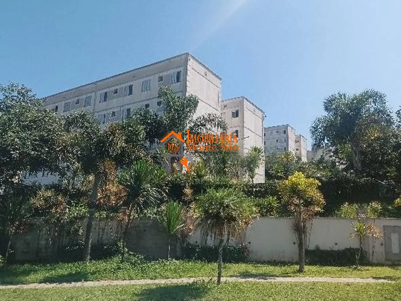 Foto do imóvel Apartamento com 2 dormitórios à venda, 40 m² por R$ 157.974,56 - Água Chata - Guarulhos/SP