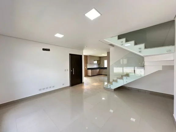 Imagem Maravilhoso Sobrado em Condomínio na Melhor Região de Campo Grande!