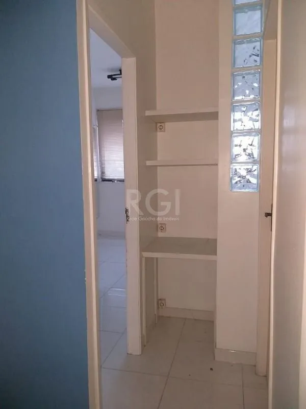 Imagem MÁFFER IMÓVEIS ALUGA Sala Comercial na Av. Cristóvão Colombo - Próxima à Félix da Cunha- 32.71m²