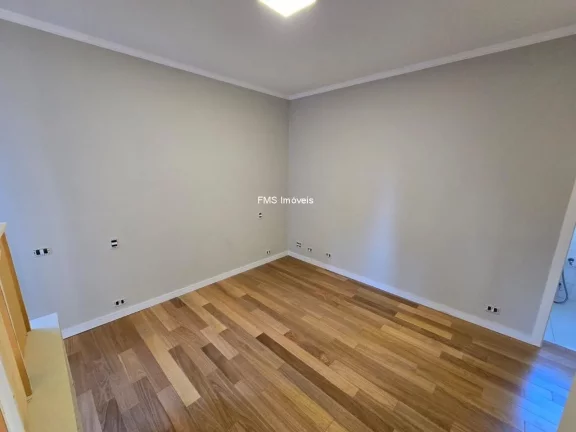 Imagem Apartamento à venda em Moema, com 3 quartos sendo1 suíte, 3 banheiros, 2 vagas, 130m² de área.