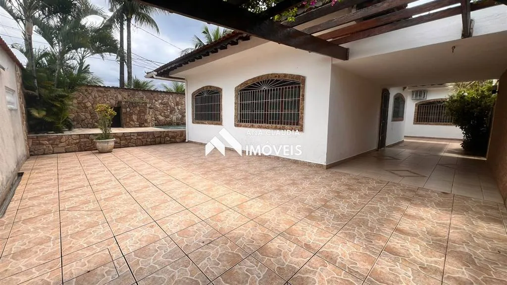 Imagem CASA DOIS DORMITÓRIOS ISOLADA COM PISCINA MAIS EDÍCULA 200 METROS DA PRAIA ️