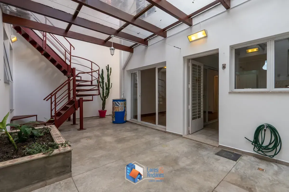 Foto do imóvel Casa para venda em Perdizes com 4 quartos, sendo 1 suíte, 171m² em Rua Engenheiro Francisco Azevedo