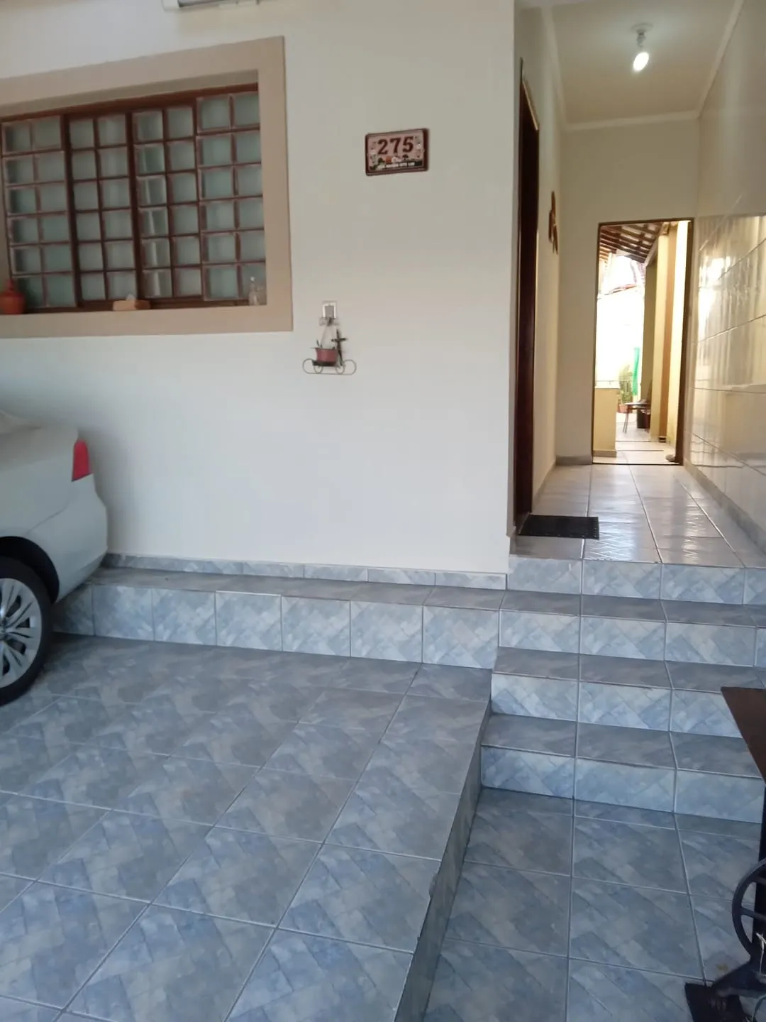 Imagem Sobrado à Venda no Bairro Maria Áurea, em Pindamonhangaba, Próximo ao Centro e à Avenida Principal