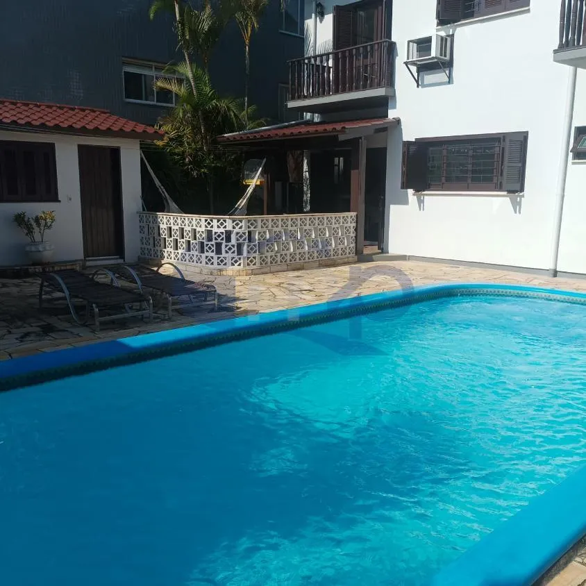 Imagem Casa á venda com 6 dormitórios no centro de Torres/RS