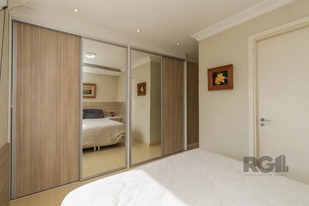 Imagem Apartamento 95m² - semi mobiliado, 3 dormitórios, 1 suíte e 2 vagas no bairro Passo da Areia