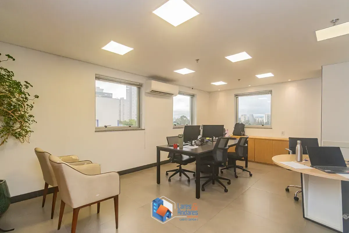 Imagem Conjunto comercial para venda em Santo Amaro, 204m²