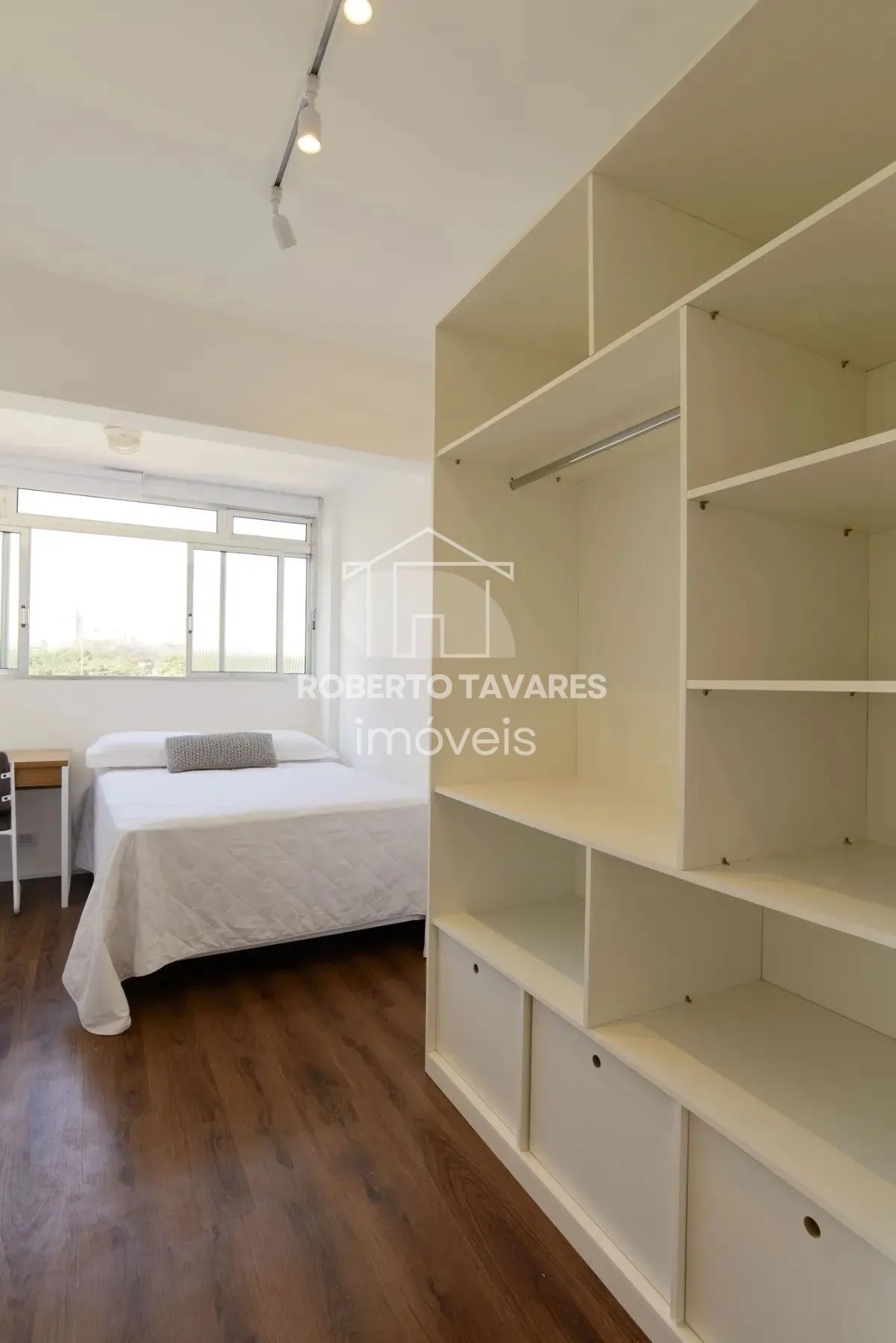Imagem Apartamento Mobiliado de 110m² de área útil na Vila Mariana, com 4 Dormitórios, 2 Suítes - Próximo a estação metrô Ana Rosa