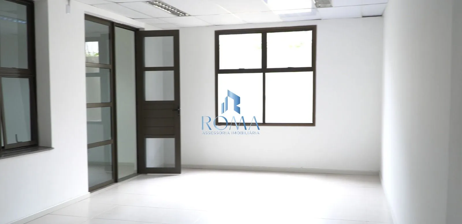 Imagem Sala Comercial 1 dormitórios à venda Nossa Senhora das Dores Santa Maria/RS