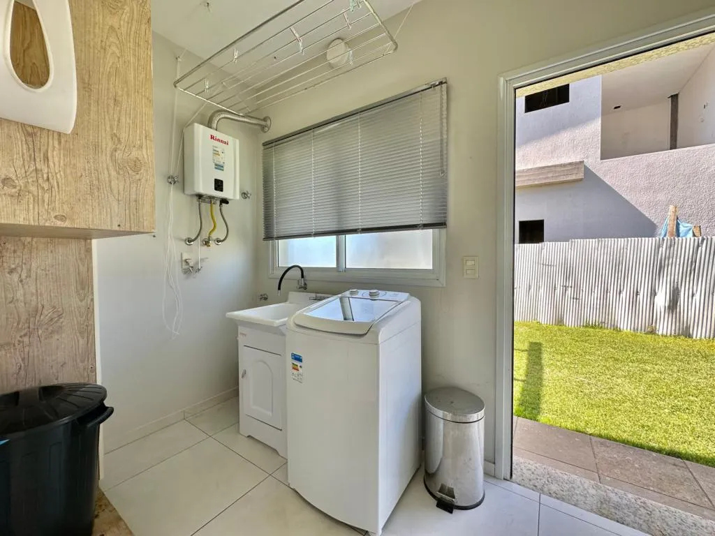 Imagem Casa em Condominio 3 Dormitórios - Bairro Dubai