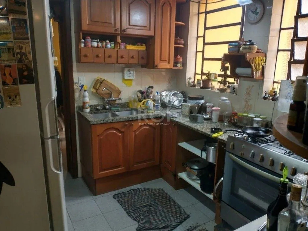 Imagem Casa para Venda - 220m², 3 dormitórios, 4 vagas - Teresópolis