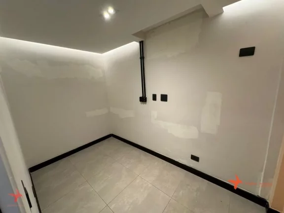 Imagem Casa Comercial à Venda em Pinheiros, São Paulo-SP: 5 Salas, 3 Banheiros, 1 Vaga de Garagem e 120m² de Área