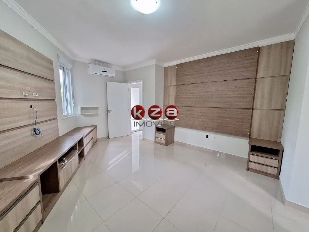 Imagem Casa em condomínio exclusivo em Valinhos-SP, 3 quartos, 3 suítes, 2 salas, 4 banheiros, 245,98 m² de área.