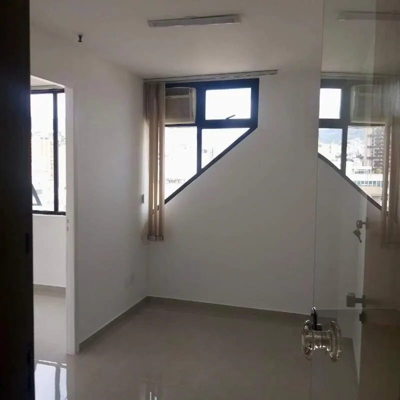Imagem ÁREA HOSPITALAR+AR CONDICIONADO+SALA DE ESPERA