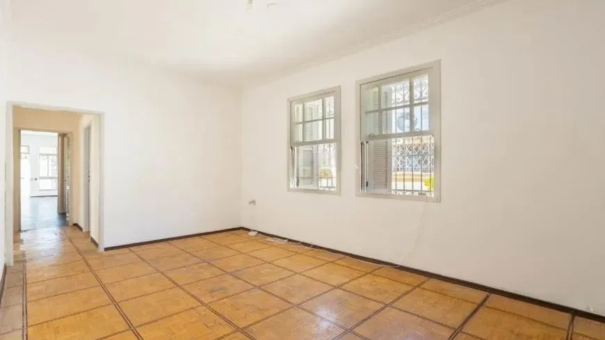 Imagem Casa Ampla com Pátio e Excelente Localização no Petrópolis