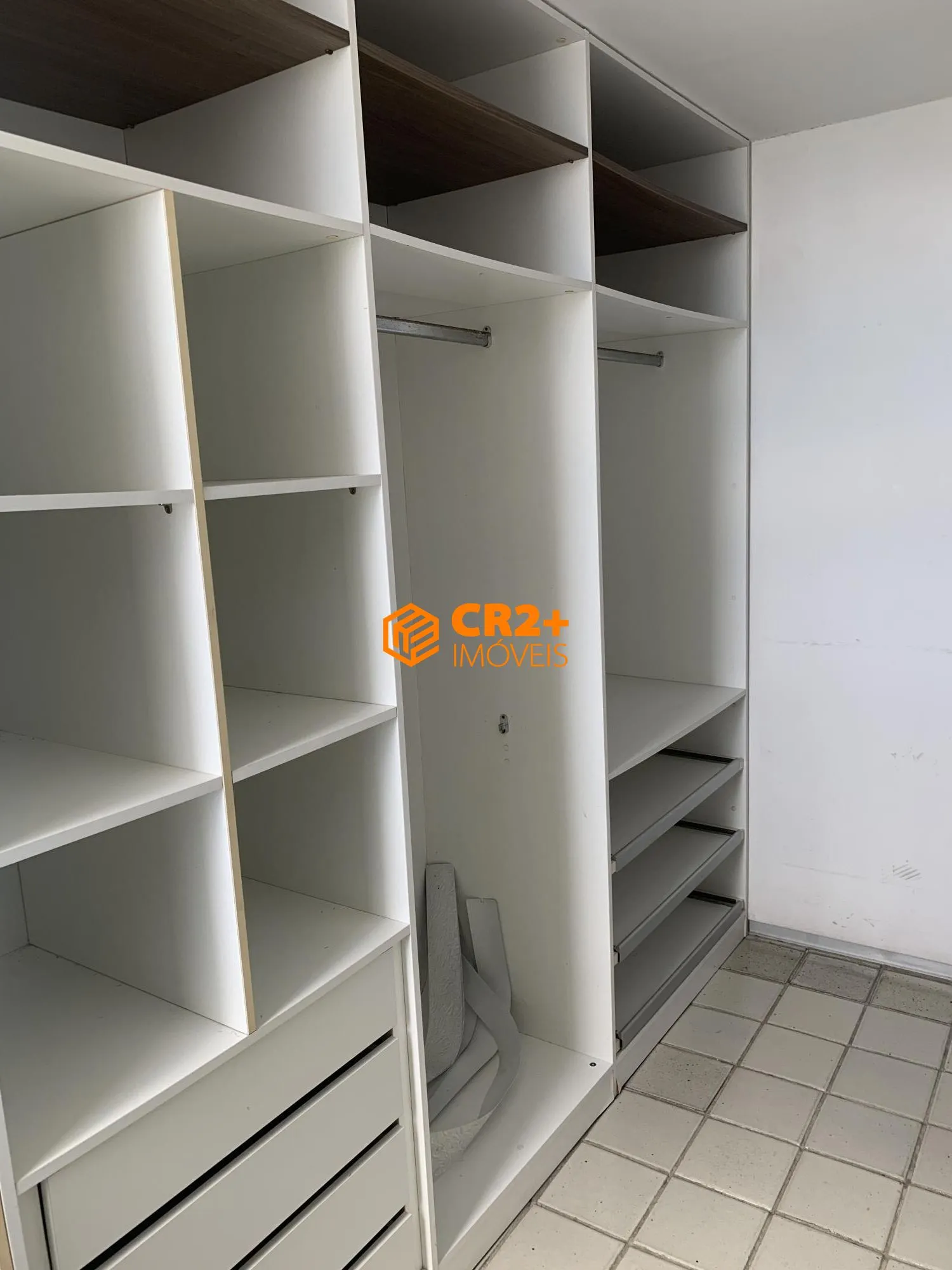 Imagem Vendo Apartamento com 277m2, 4QTOS, 2 Suítes sendo uma master.