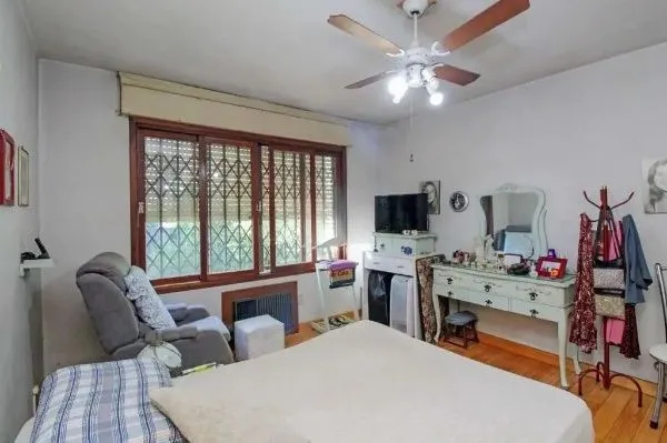 Imagem Casa 3 dormitórios ampla, perto da PUC