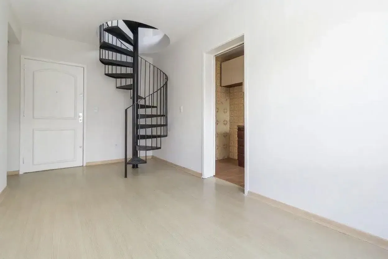 Imagem Vende-se cobertura com 1 quarto, 105m² e 1 vaga - Mont Serrat