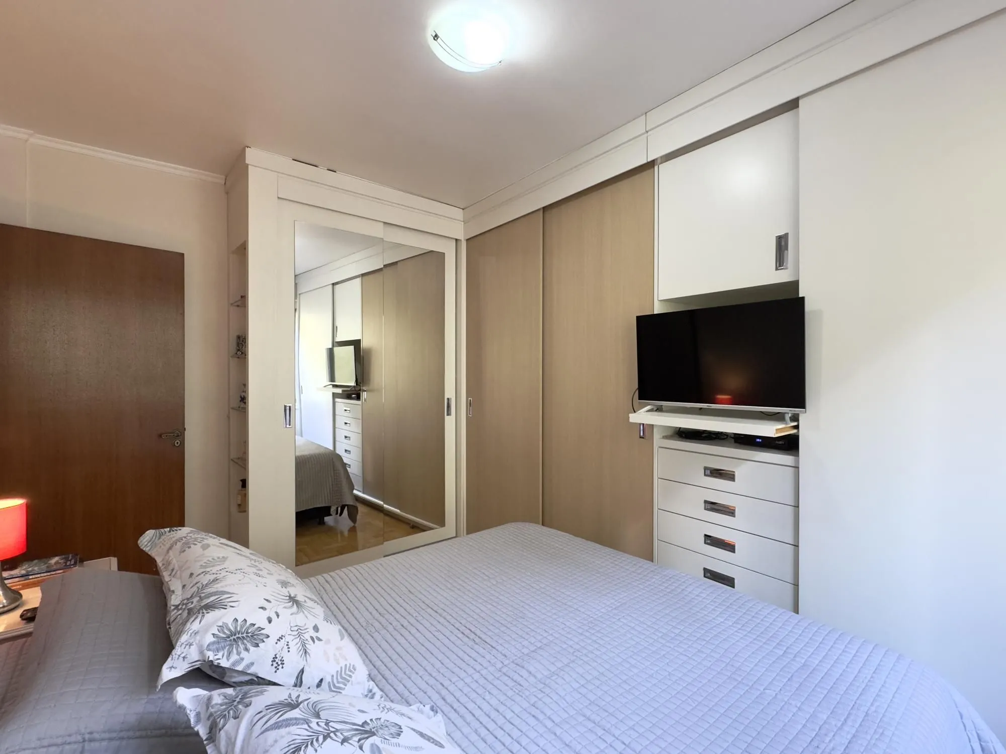 Imagem APARTAMENTO 2 DORMITÓRIOS SUPER CHARMOSO NO BAIRRO CENTRO HISTÓRICO
