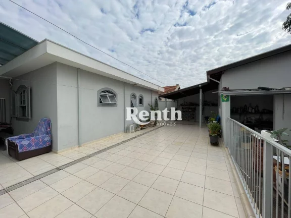 Imagem Casa com 3 dormitórios (2 suítes), por R$ 850.000 - Santana - Rio Claro/SP