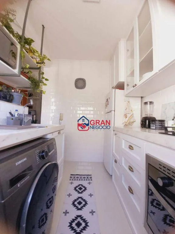 Imagem Lindo Apartamento com 2 dormitórios